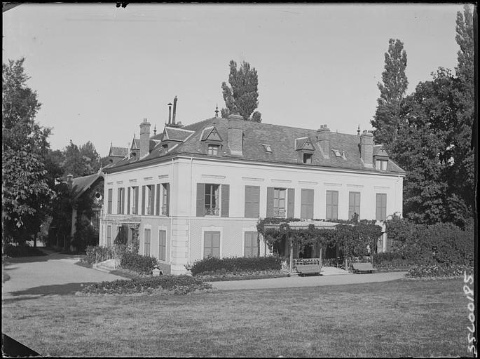 Angle de façades, côté parc, vue rapprochée