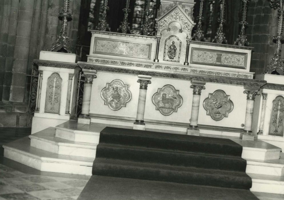 autel (maître-autel) et son tabernacle, vue générale - © Ministère de la Culture (France), Médiathèque du patrimoine et de la photographie, diffusion RMN-GP