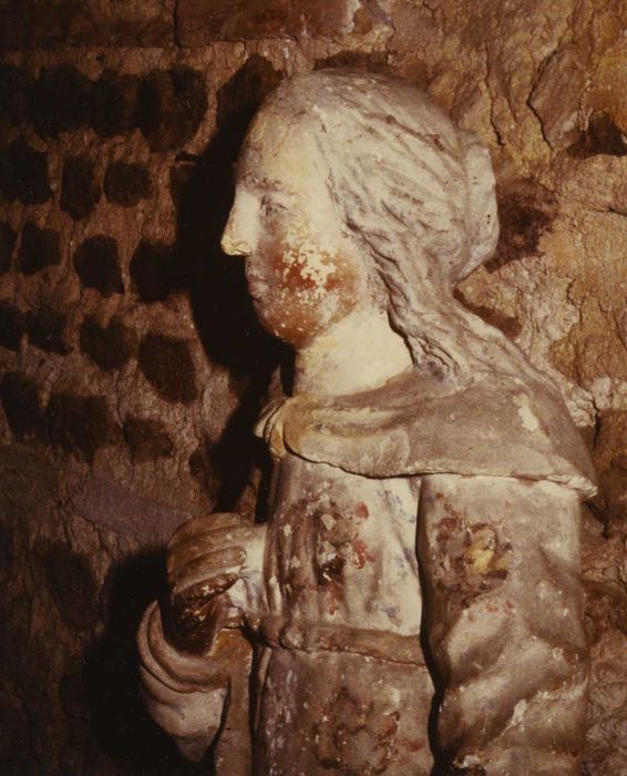 statue : Sainte Agathe, vue partielle