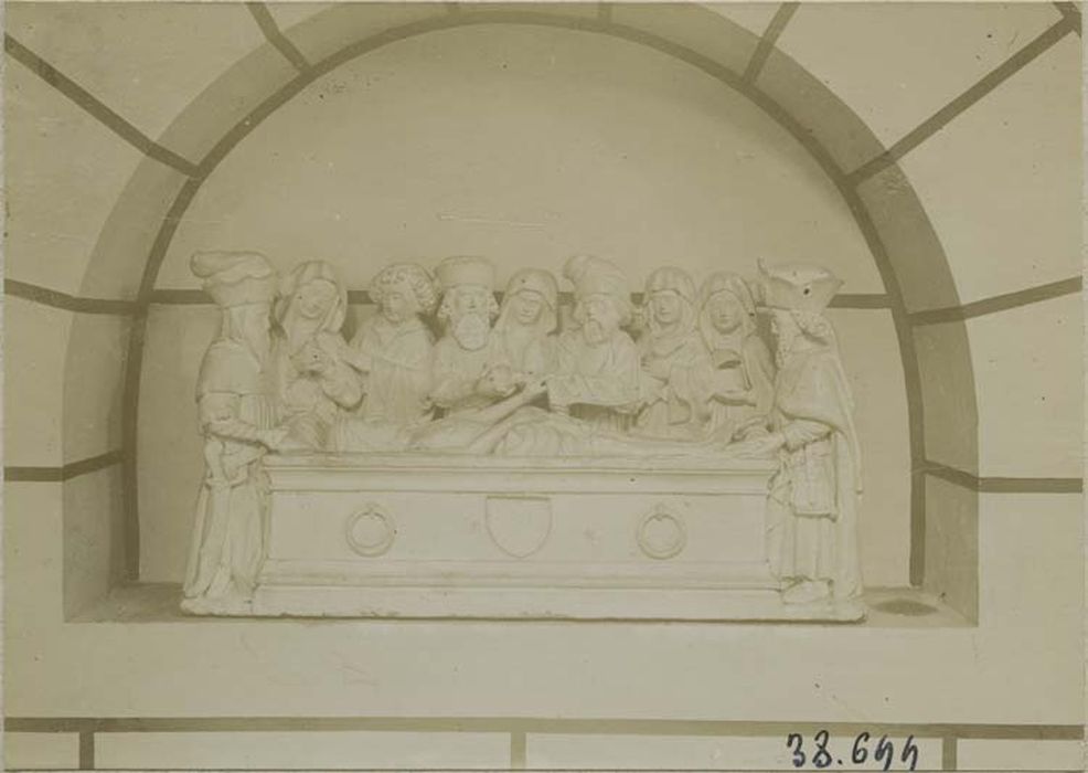 groupe sculpté : la Mise au tombeau