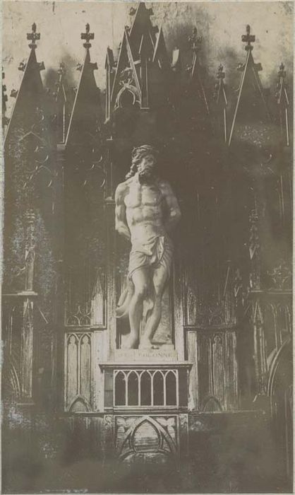 statue : Christ à la colonne (le)