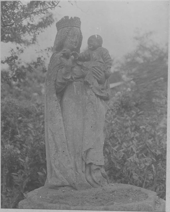 statue : Vierge à l'Enfant