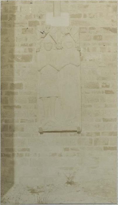 dalle funéraire d'un seigneur et de sa femme