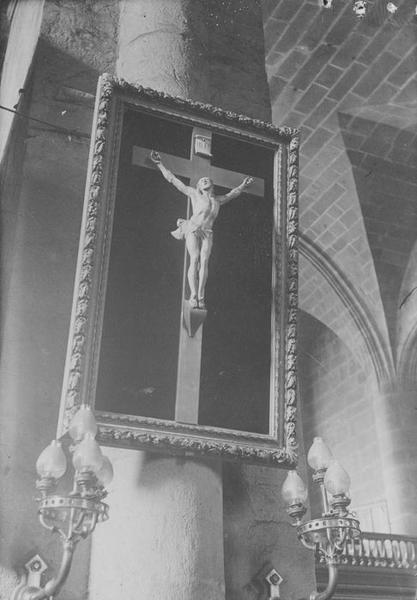 statue (statuette) : Christ en croix (le), vue générale - © Ministère de la Culture (France), Médiathèque du patrimoine et de la photographie (objets mobiliers), tous droits réservés