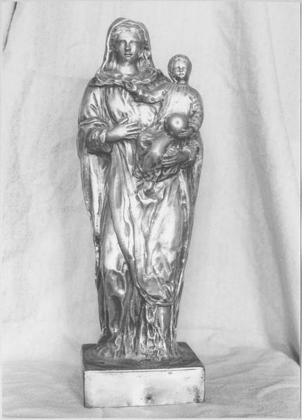 statuette: Vierge à l'Enfant, vue générale - © Ministère de la Culture (France), Médiathèque du patrimoine et de la photographie (objets mobiliers), tous droits réservés