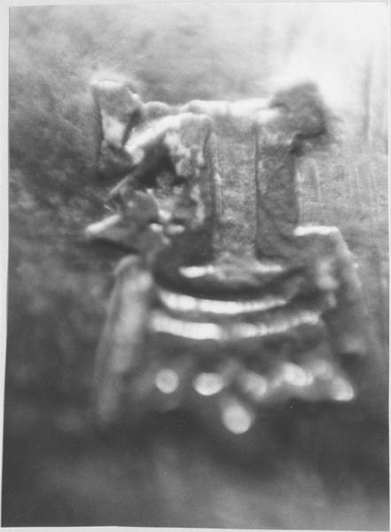 statuette: Vierge à l'Enfant, détail d'un poinçon