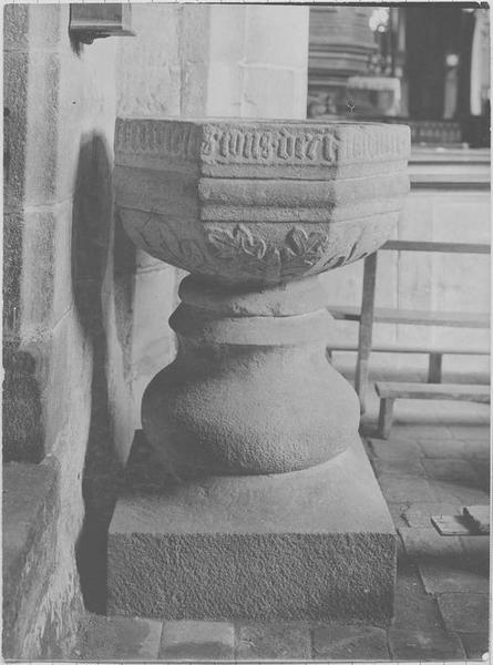 fonts baptismaux ou bénitier (?), vue générale - © Ministère de la Culture (France), Médiathèque du patrimoine et de la photographie (objets mobiliers), tous droits réservés