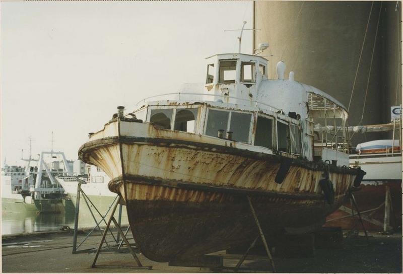 bateau à passagers (bateau transbordeur sans cabine ; vedette) A. B. 1 : vue de l'étrave, vue générale - © Ministère de la Culture (France), Médiathèque du patrimoine et de la photographie (objets mobiliers), tous droits réservés