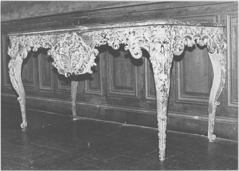 table, console (table-console), vue générale - © Ministère de la Culture (France), Médiathèque du patrimoine et de la photographie (objets mobiliers), tous droits réservés