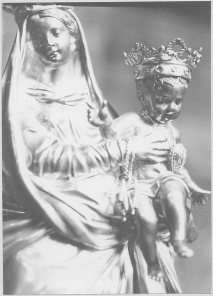 statue : Vierge à l'Enfant, détail - © Ministère de la Culture (France), Médiathèque du patrimoine et de la photographie (objets mobiliers), tous droits réservés