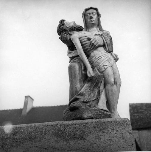 statue : Vierge de Pitié - © Ministère de la Culture (France), Médiathèque du patrimoine et de la photographie (objets mobiliers), tous droits réservés