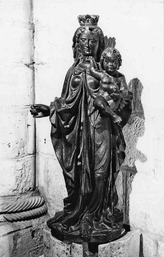 statue : Vierge à l'Enfant