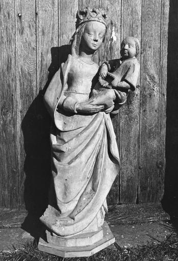 statue : Vierge à l'Enfant - © Ministère de la Culture (France), Médiathèque du patrimoine et de la photographie (objets mobiliers), tous droits réservés