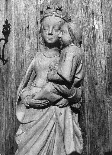 statue : Vierge à l'Enfant - © Ministère de la Culture (France), Médiathèque du patrimoine et de la photographie (objets mobiliers), tous droits réservés
