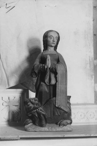 statue : sainte Marguerite - © Ministère de la Culture (France), Médiathèque du patrimoine et de la photographie (objets mobiliers), tous droits réservés