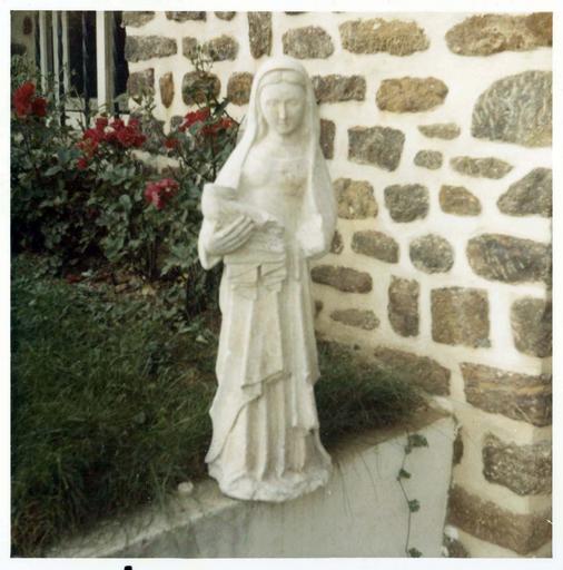 statue : Vierge à l'Enfant, restaurée par Mainponte en 1973