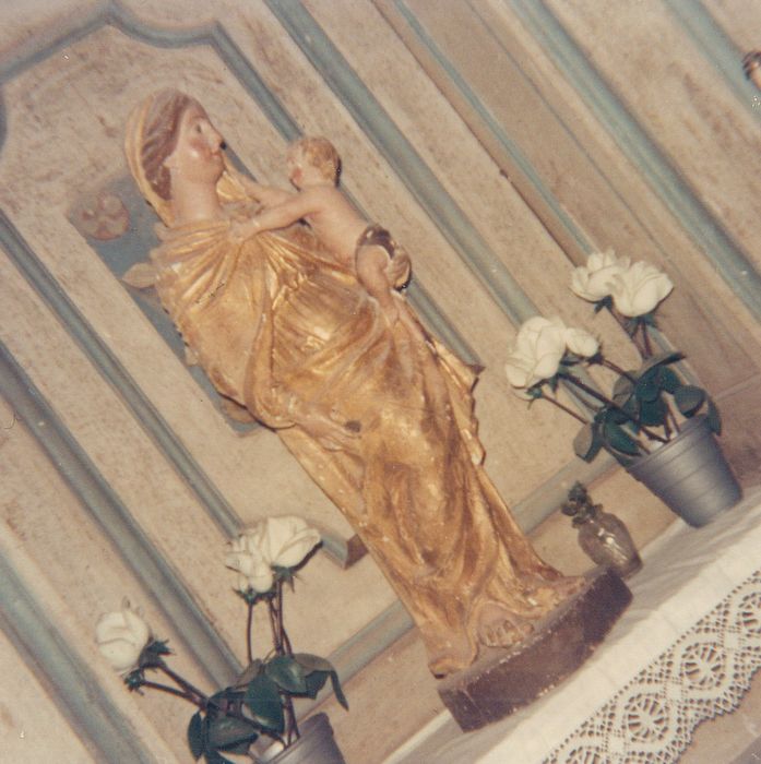 statue : Vierge à l'Enfant