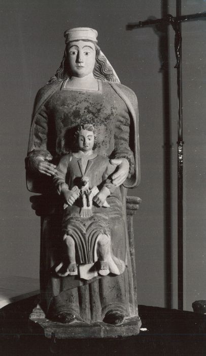 Statue : Vierge à l'Enfant ou Trinité