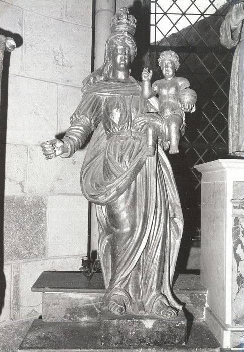 statue : Vierge à l'Enfant