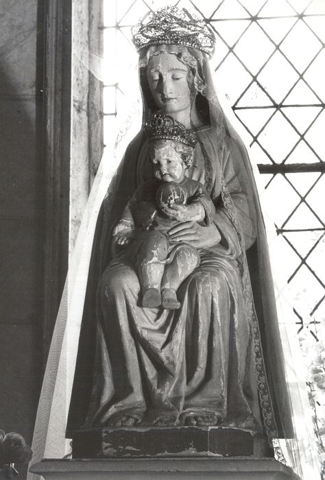 Statue : Vierge à l'Enfant