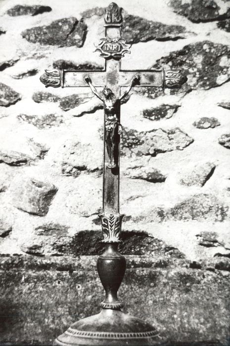 croix (crucifix)