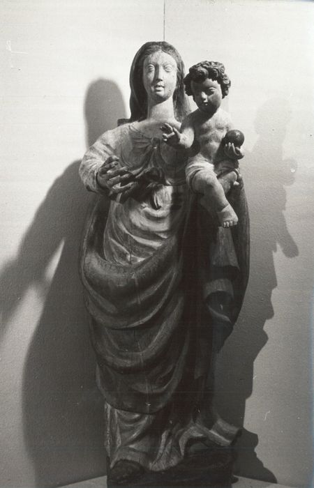 statue : Vierge à l'Enfant