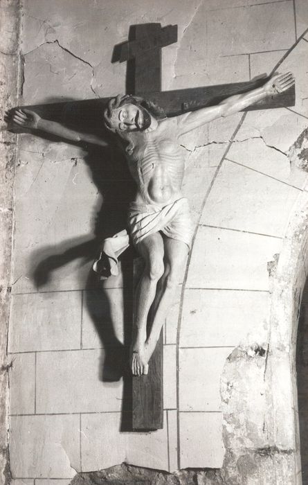 Statue : Christ en croix