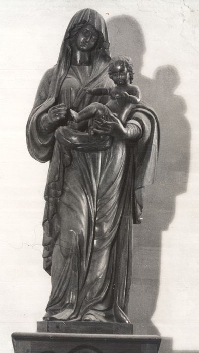 Statue : Vierge à l'Enfant