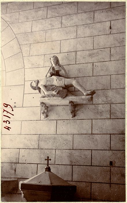 statue : Vierge de Pitié