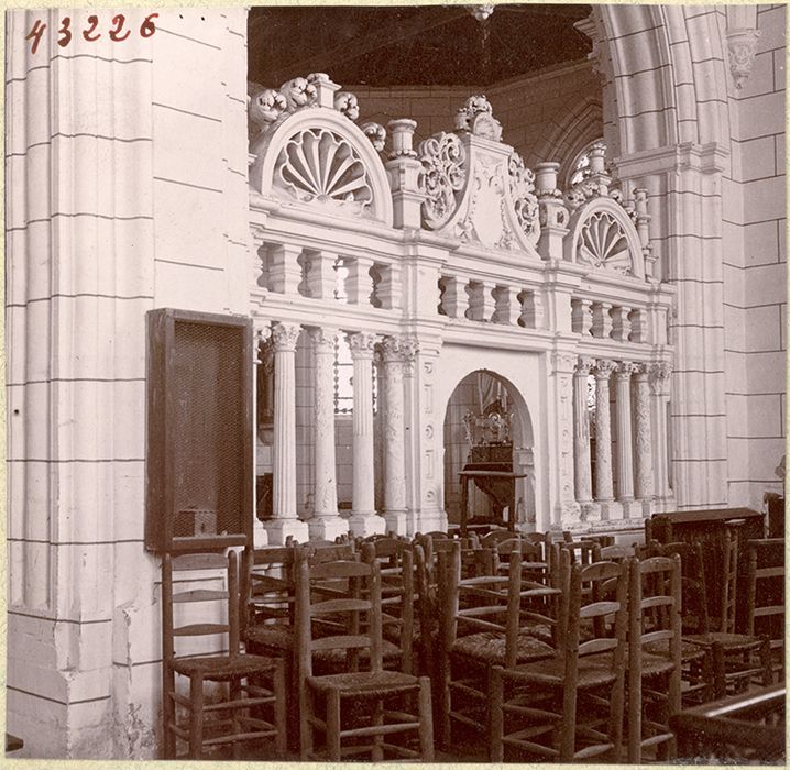 clôture de la chapelle dite d'Anjou