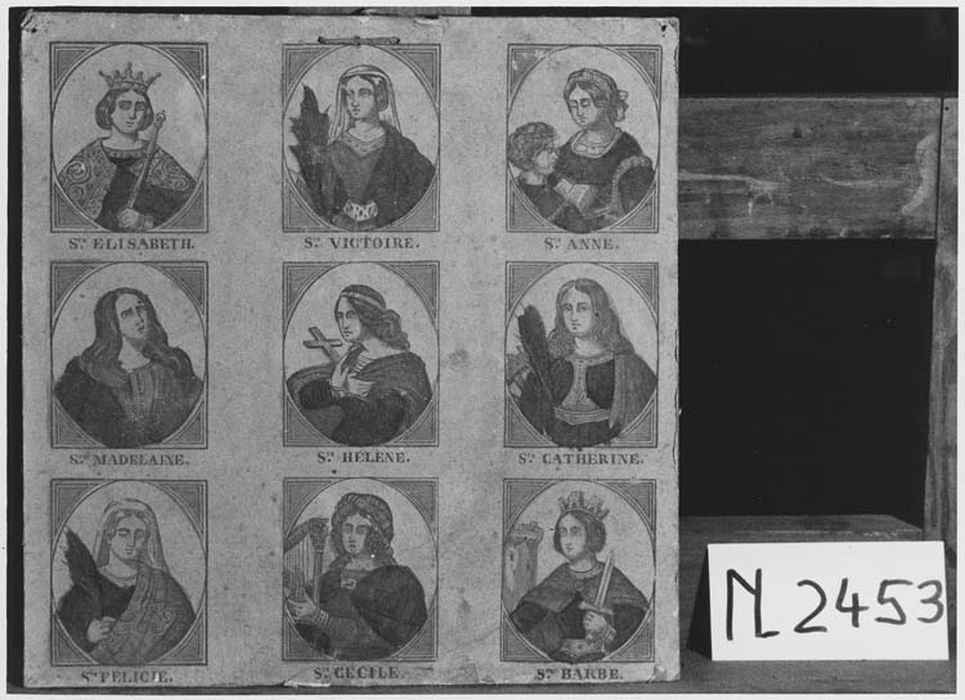 estampe : Portraits de 9 saintes (Elisabeth, Victoire, Anne, Madeleine, Hélène, Catherine, Félice, Cécile, Barbe)