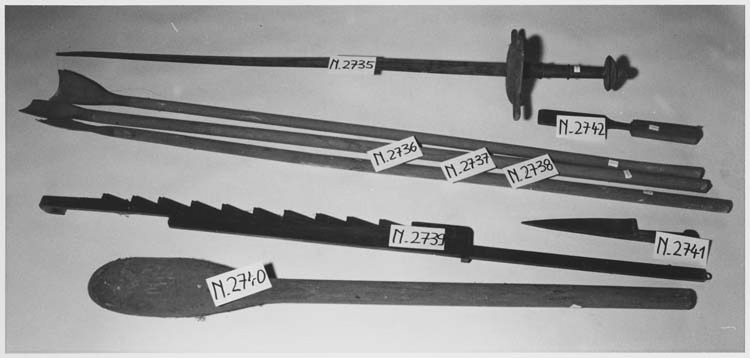 Épées, outils divers (4) : Gouges, crémaillère, pilon, couteau