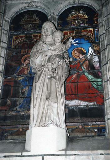 statue : Vierge à l'Enfant