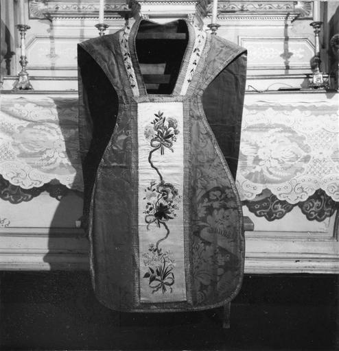 chasuble - © Ministère de la Culture (France), Médiathèque du patrimoine et de la photographie (objets mobiliers), tous droits réservés