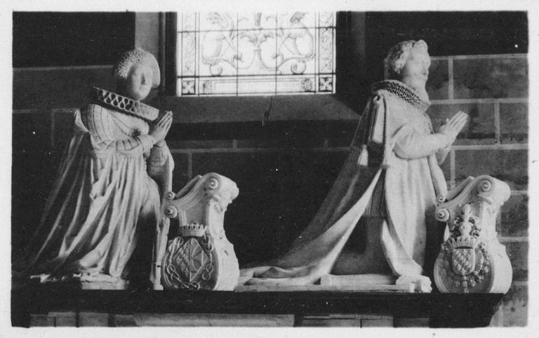 statues (2) (statue funéraire) de René du Bellay et de Marie du Bellay - © Ministère de la Culture (France), Médiathèque du patrimoine et de la photographie (objets mobiliers), tous droits réservés