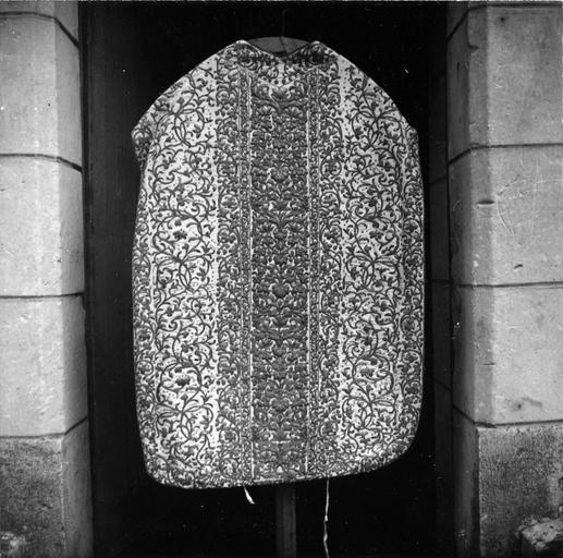 chasuble - © Ministère de la Culture (France), Médiathèque du patrimoine et de la photographie (objets mobiliers), tous droits réservés