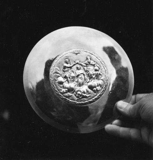 patène - © Ministère de la Culture (France), Médiathèque du patrimoine et de la photographie (objets mobiliers), tous droits réservés