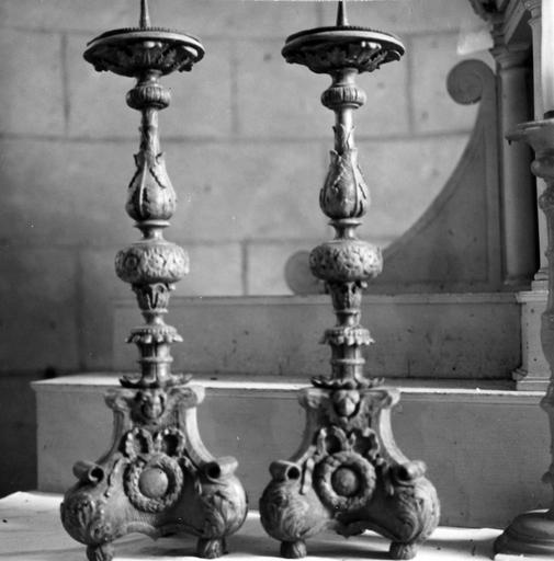 chandeliers (2) (garniture d'autel)