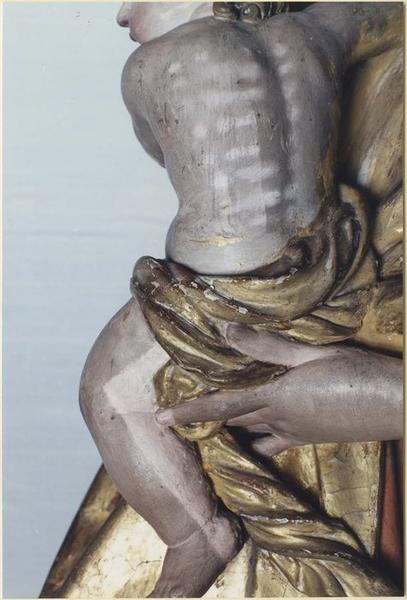 statue : Vierge à l'Enfant, détail
