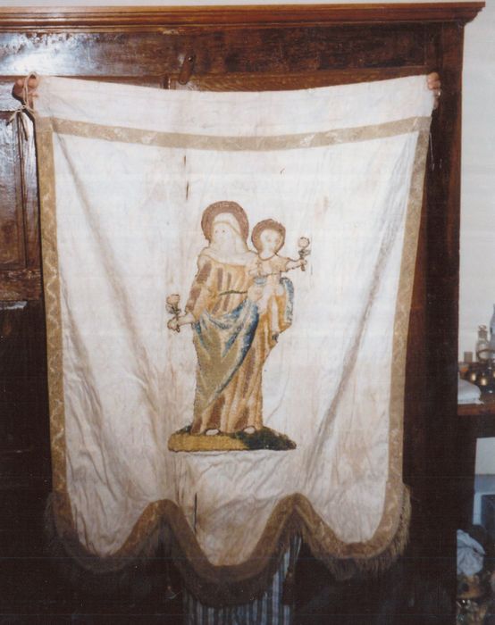 bannière blanche de Saint Martin et de la Vierge, revers, vue générale