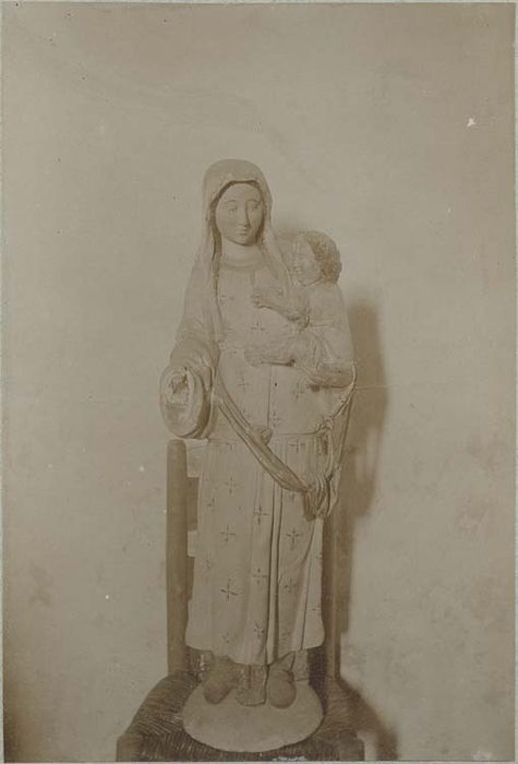 statue : Vierge à l'Enfant