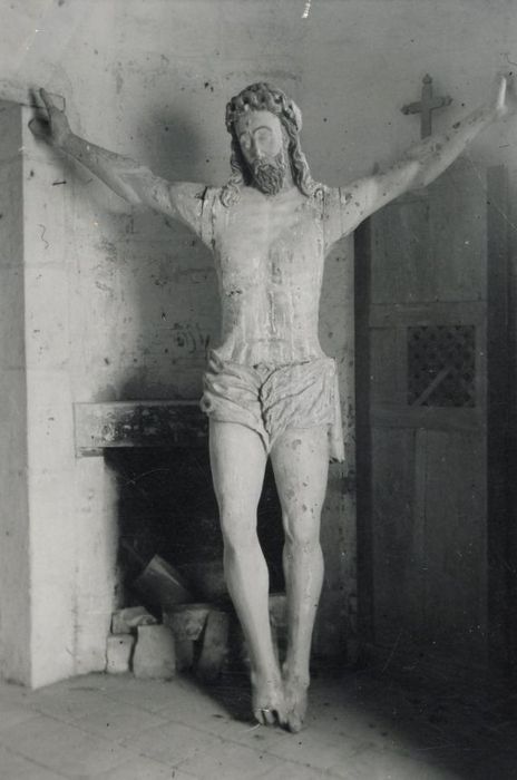 statue : Christ en croix (le)