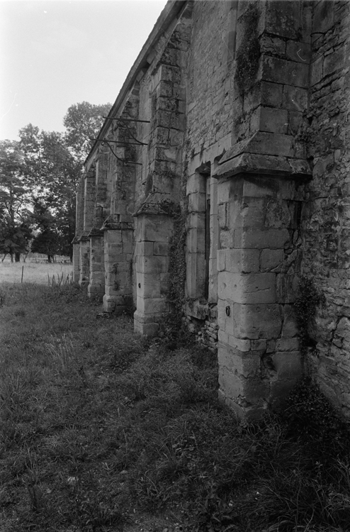 Bâtiment conventuel : contreforts