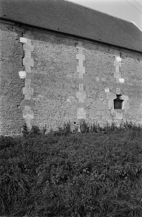 Grange dîmière : détail du mur