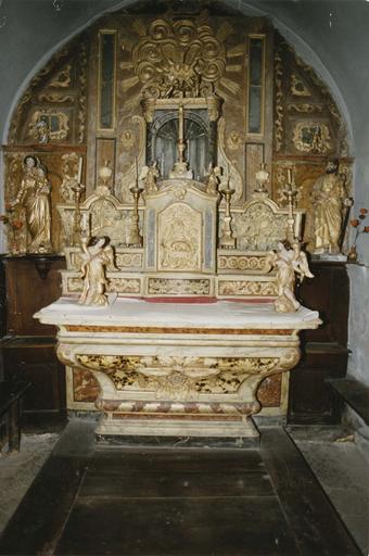 maître-autel, tabernacle et retable avec décor sculpté, bois doré et polychrome - © Ministère de la Culture (France), Médiathèque du patrimoine et de la photographie (objets mobiliers), tous droits réservés