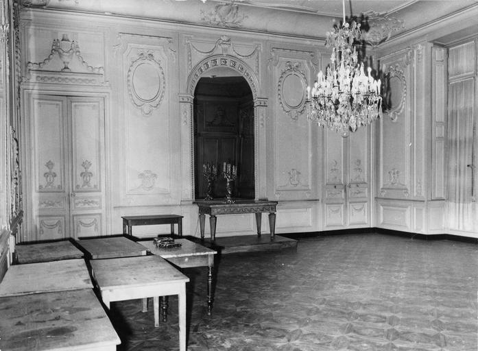 grande salle du musée Stendhal, ancienne salle des mariages, parquet mosaïqué, 1784