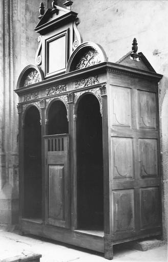 confessionnal, 2e chapelle sud, noyer - © Ministère de la Culture (France), Médiathèque du patrimoine et de la photographie (objets mobiliers), tous droits réservés