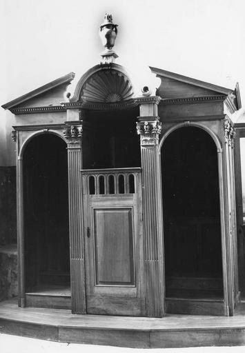 confessionnal, 6e chapelle sud, noyer - © Ministère de la Culture (France), Médiathèque du patrimoine et de la photographie (objets mobiliers), tous droits réservés