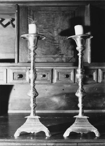 paire de chandeliers, laiton argenté - © Ministère de la Culture (France), Médiathèque du patrimoine et de la photographie (objets mobiliers), tous droits réservés