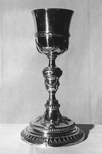 calice, argent, poinçons d'orfèvre - © Ministère de la Culture (France), Médiathèque du patrimoine et de la photographie (objets mobiliers), tous droits réservés